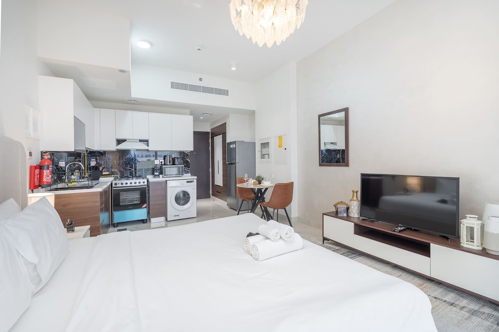 Magnificent and Elegant Studio in Al Barsha South