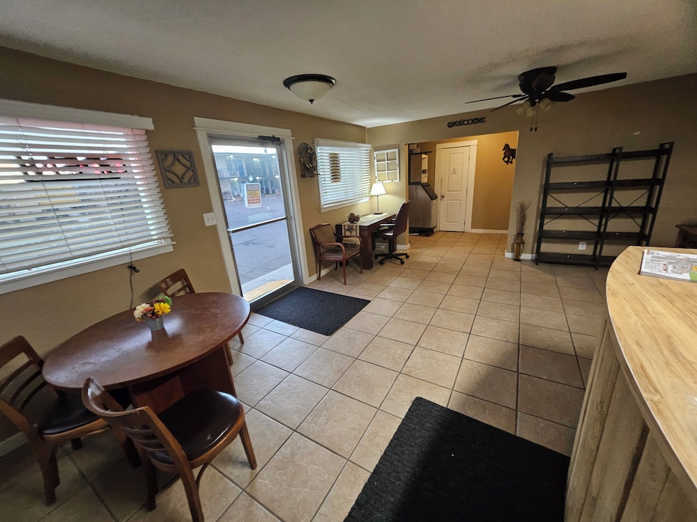 Home Away Inn LLC Laramie