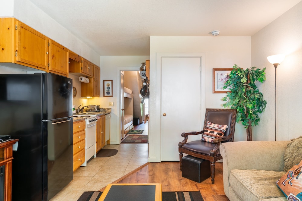 Viking Lodge 319 by Avantstay Great Ski Access w Communal Pool Hot Tub