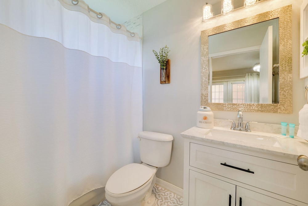5 Mi to Wdw: Resort-style Condo w/ Pool Access