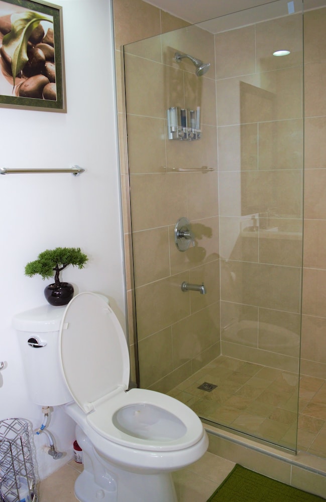 New Kingston Luxury Apt The Bromptons