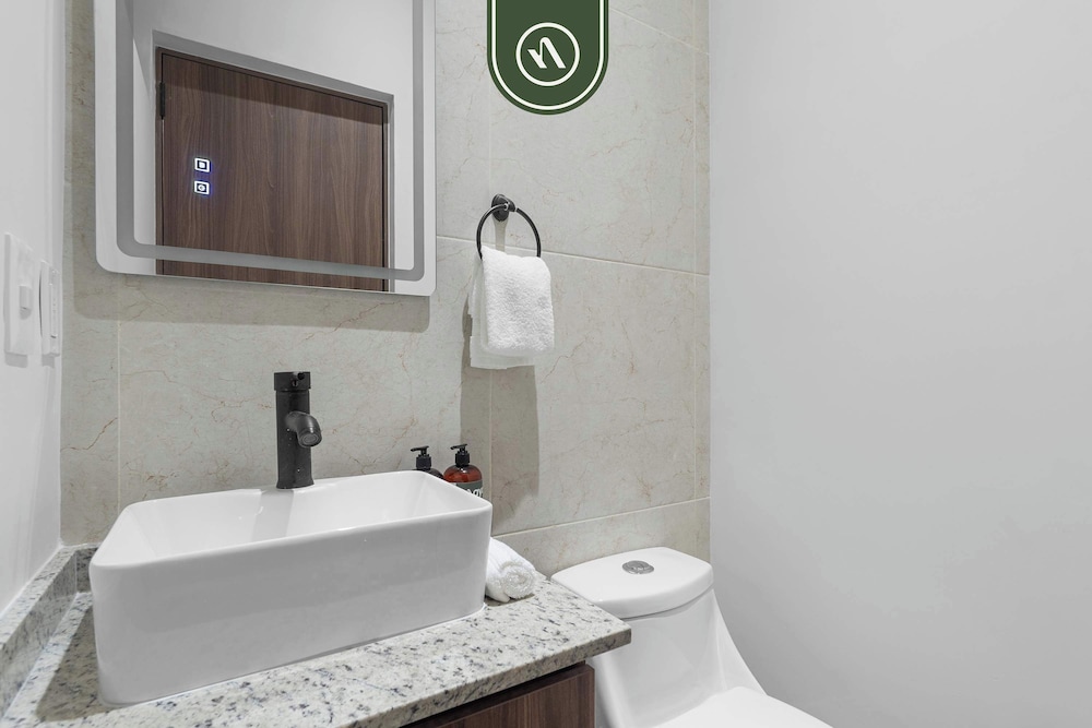 Brand New 1 BR Condo Right Next to the Malecon