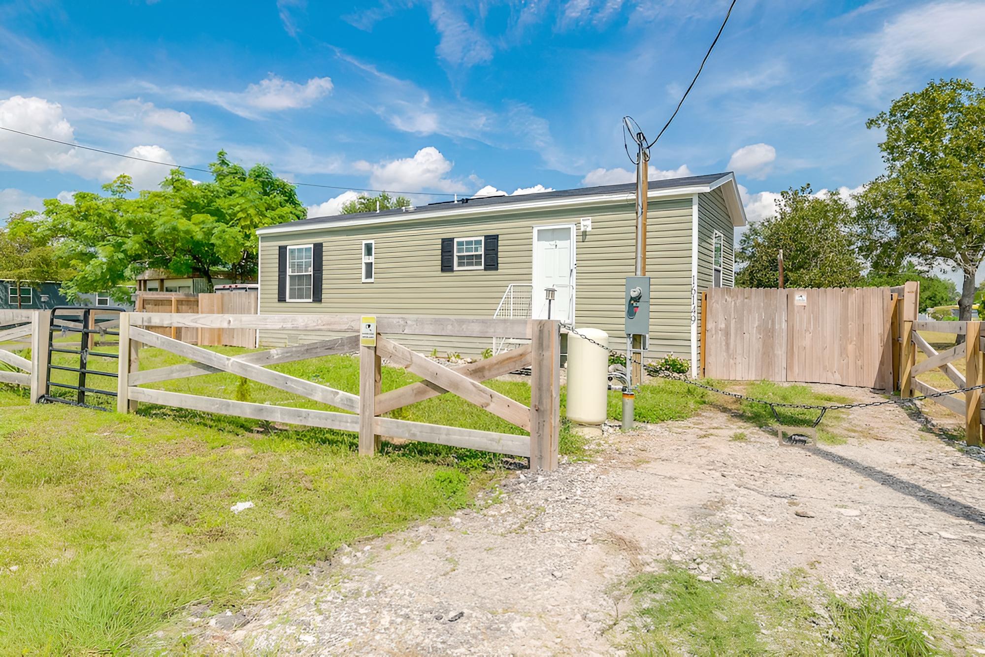 Brooksville Home w/ Fenced Yard - 14 Mi to Coast! view 5