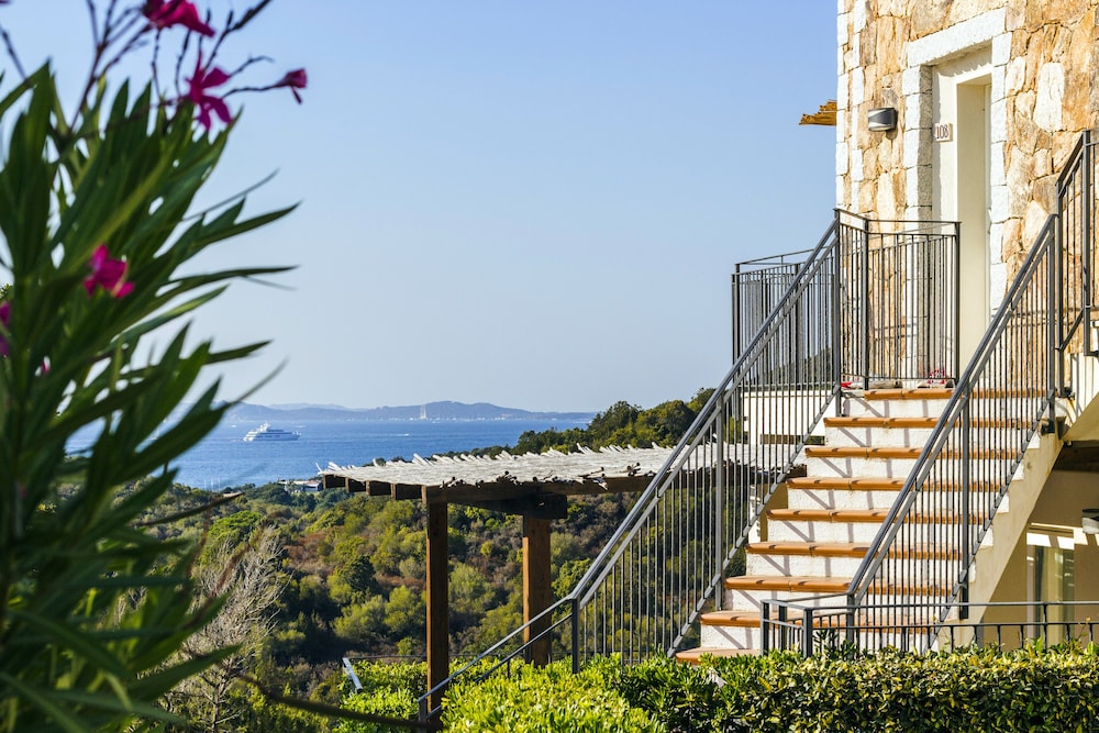 Baia Bianca Apartments Sardinia