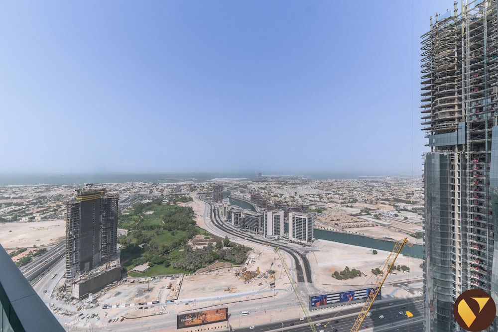 Vogue Business Bay with Sea View Metro