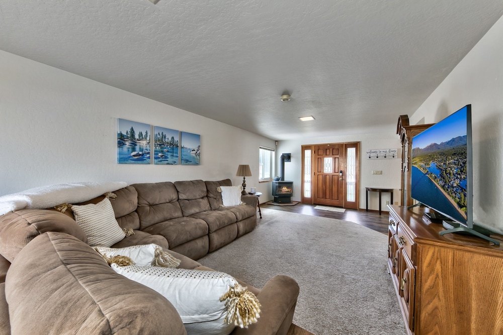 853p Lakeside Beach 4 Bedroom Home