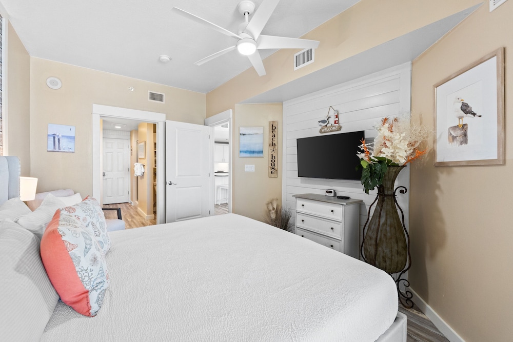 Grand Panama Beach Resort by Panhandle Getaways