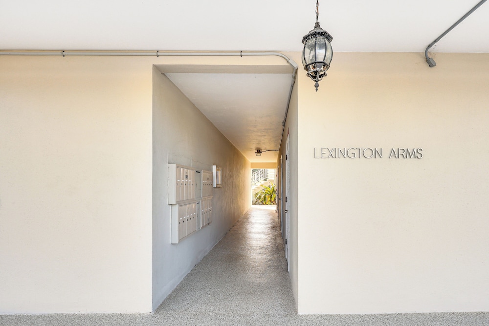 Waterfront Condo w/ Dock in Fort Lauderdale!
