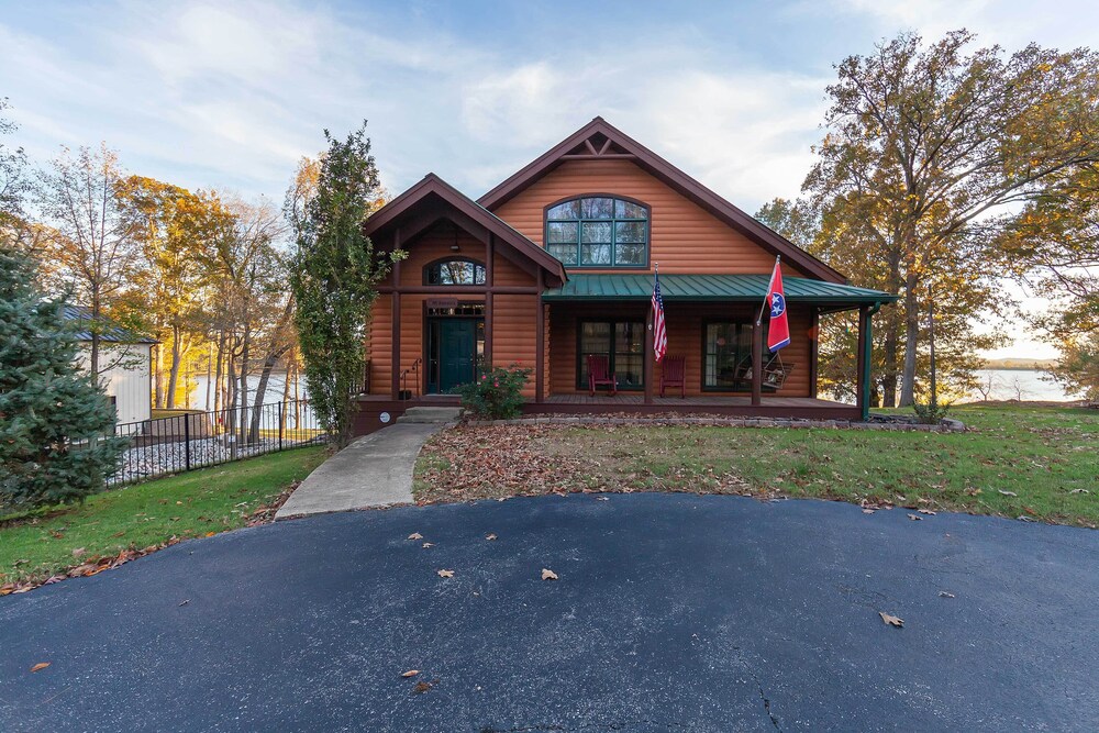 Private Boat Ramp & Dock: Kentucky Lake Cabin!