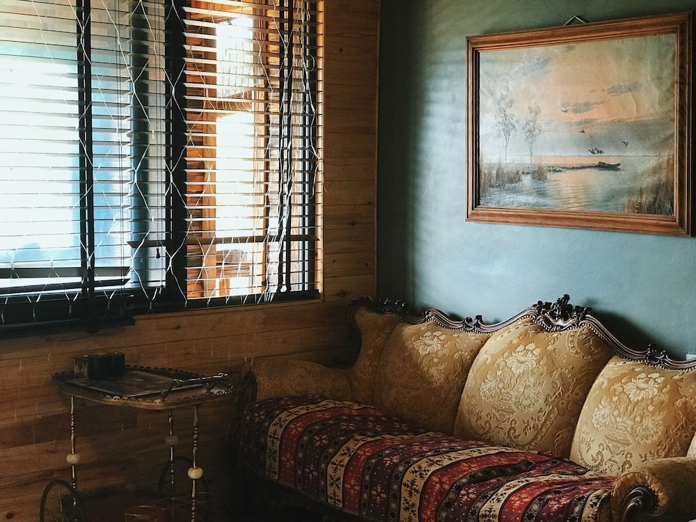 Ta Phin Cottage