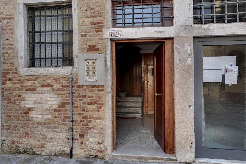 Biennale Apartment by Wonderful Italy