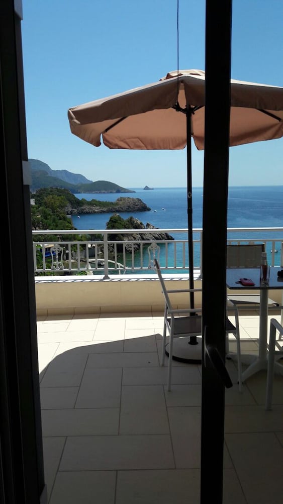 Platakia Blu photo 4