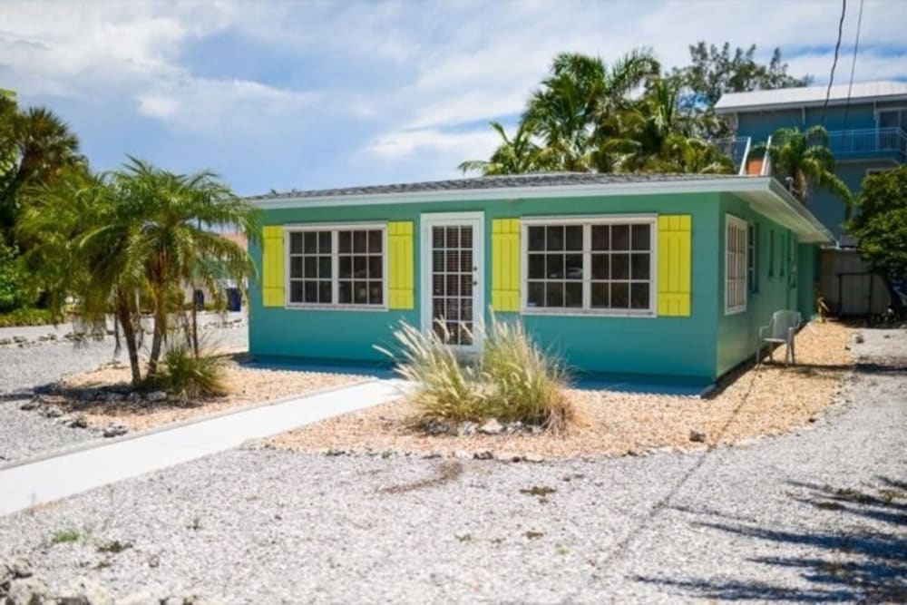 3706 Gulf Dr 2 Bedroom Home by RedAwning