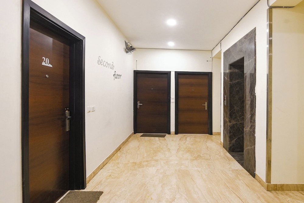 Fabhotel Monsella