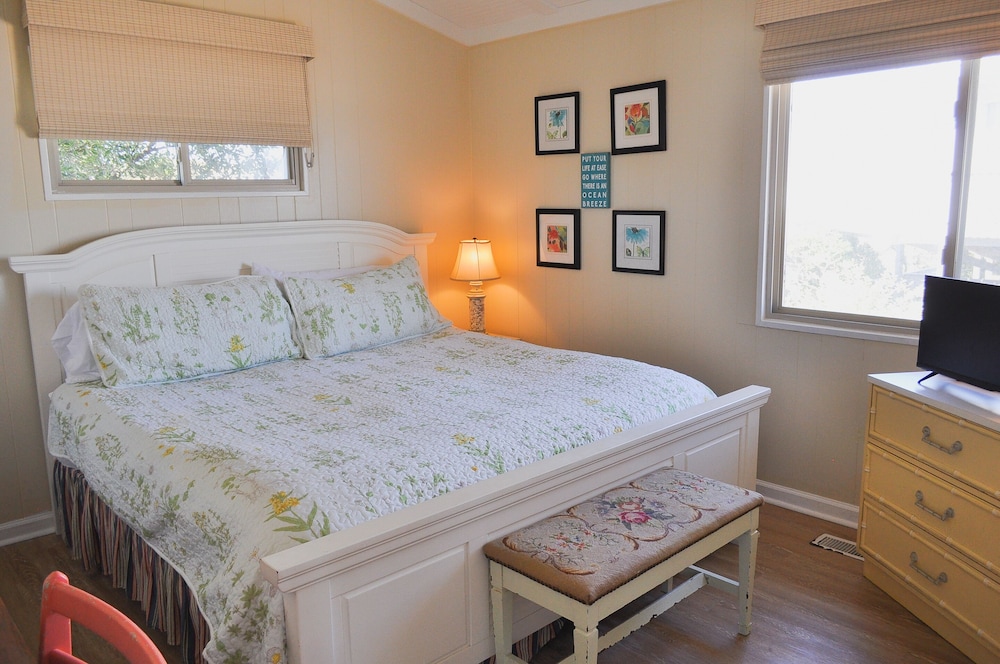Sunray Cottage by Topsail Realty