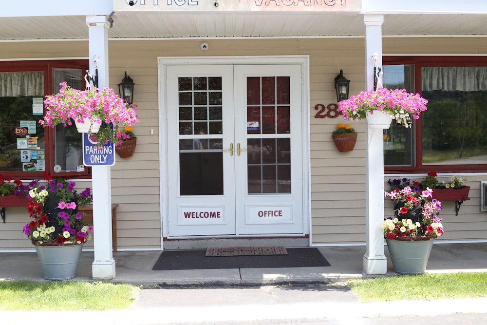 Cozy Corner Motel