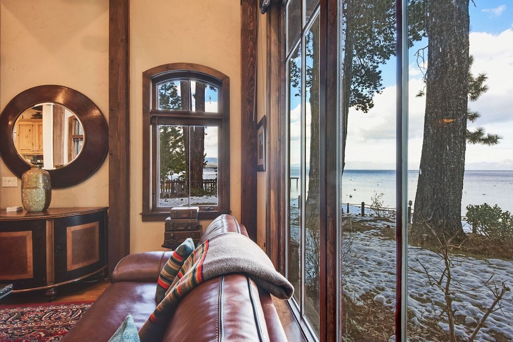 Homewood on the Lake view 3