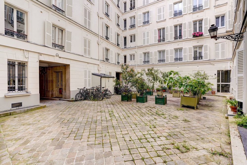 Saintgermain Sojourn Charming 2 Bedroom in the Rive Gauche