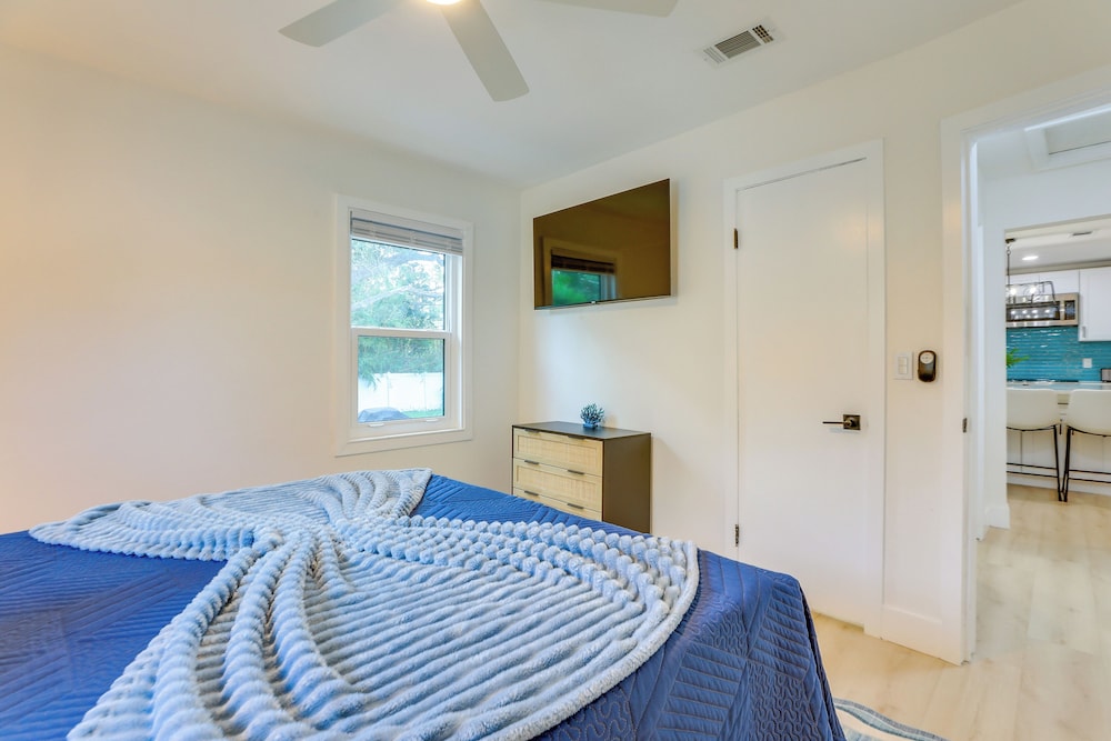 Private Hot Tub & Fenced Yard: Sleek Gulfport Home
