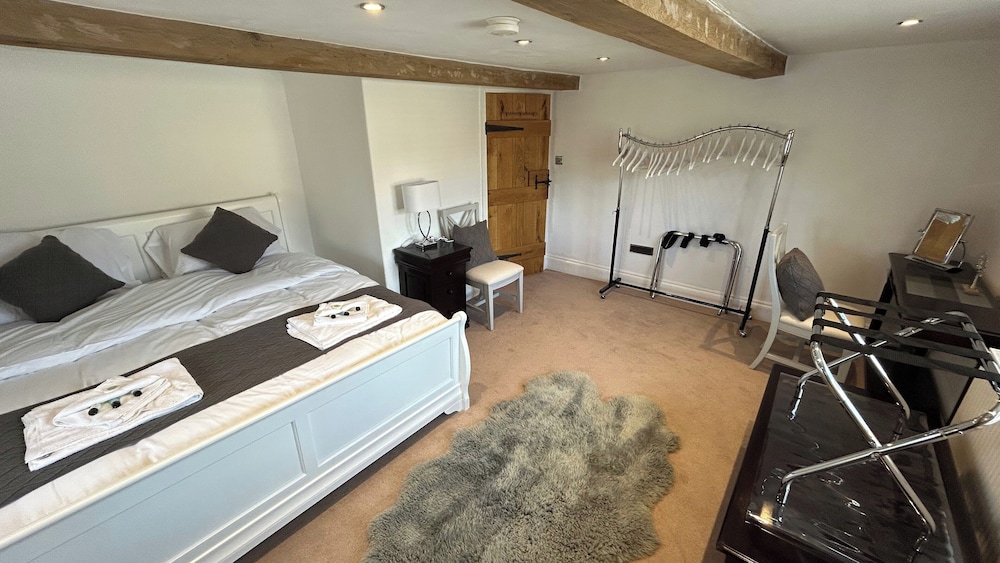 4 Bed Farmhouse Alton Tower Xmas Market Chatsworth