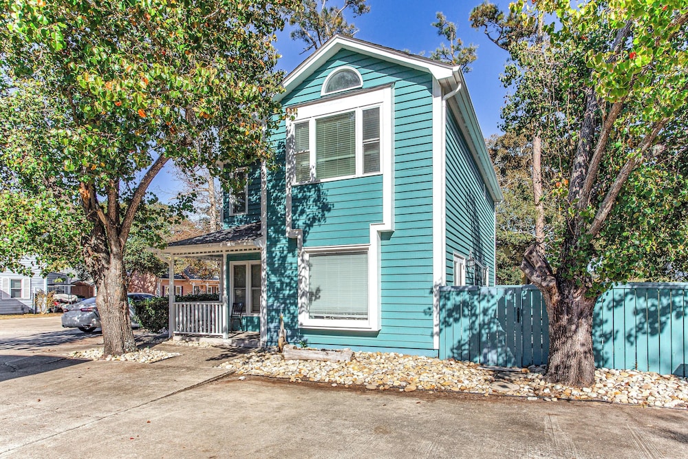 < 1 Mi to Ocean: North Myrtle Beach Home w/ Grill!