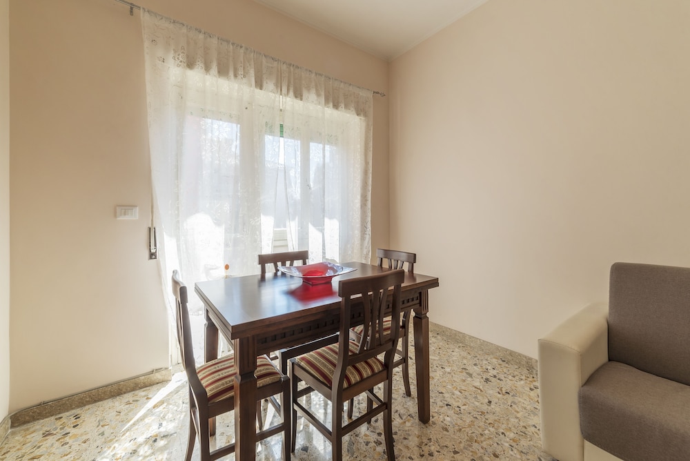 Aurelio Apartment Near the MM Ubaldi