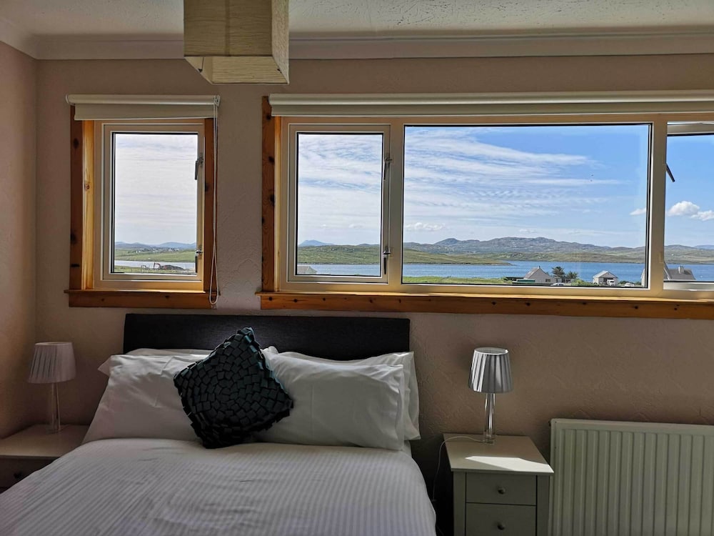 Loch Roag Guest House & Eshcol Guest House