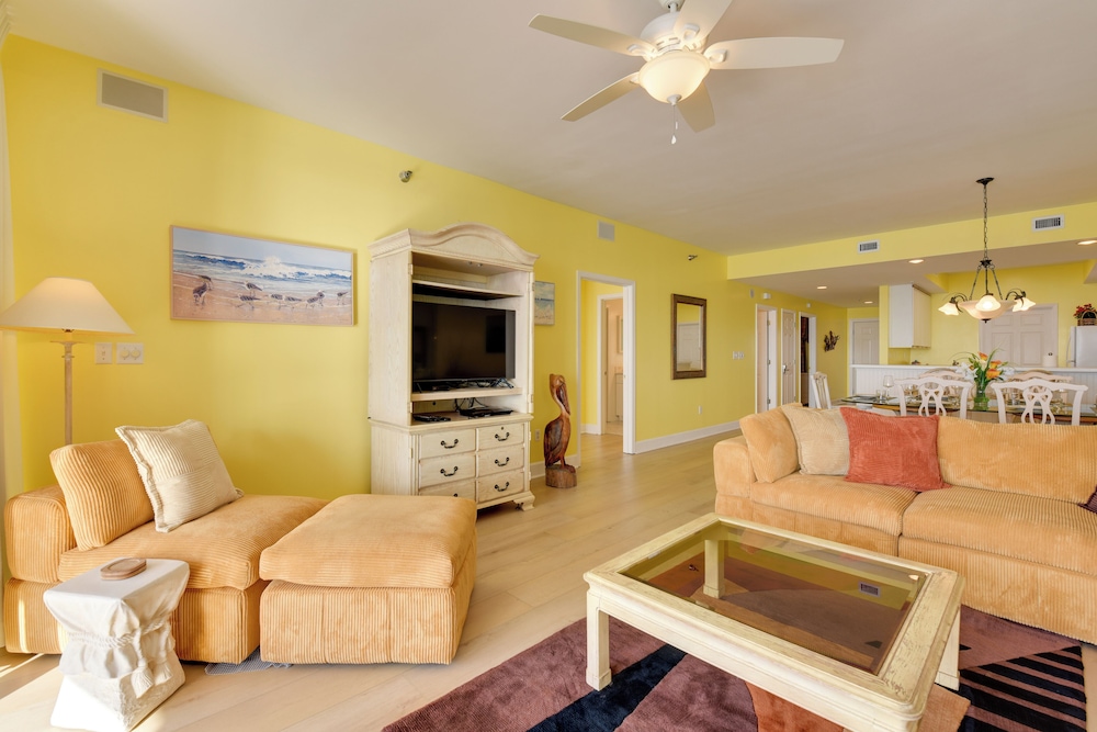 Navarre Condo w/ Beach Access & Ocean Views!