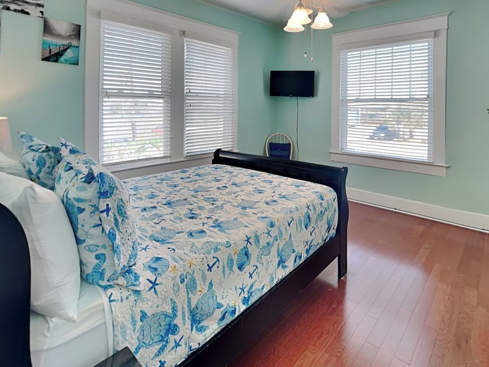 Seawall Celebration Manor by Ryson Vacation Rentals
