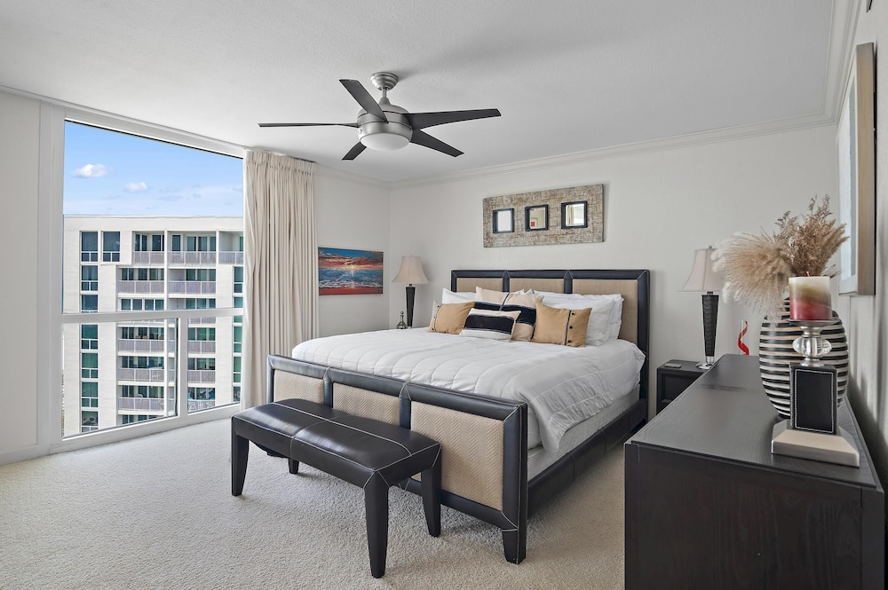 Shoreline Towers 1113