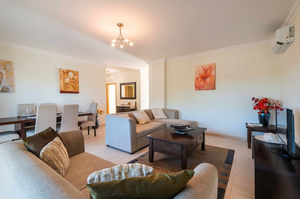Balaia Residence 2 Bedroom Penthouse With Pool