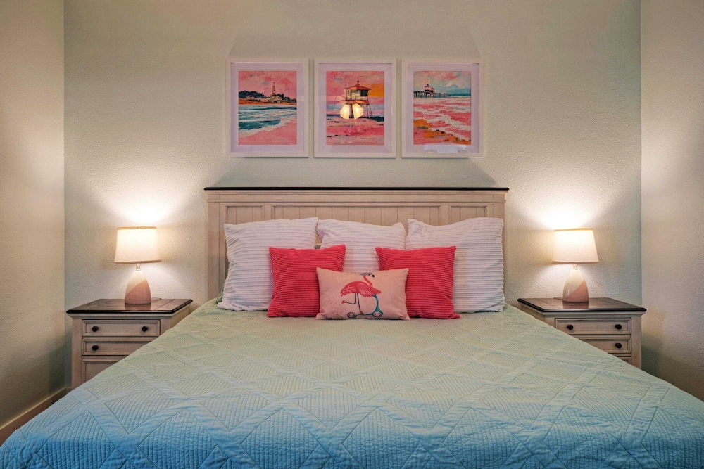 Beach Nearby + Pool 6-units Costa Bahia w/ Pet Access