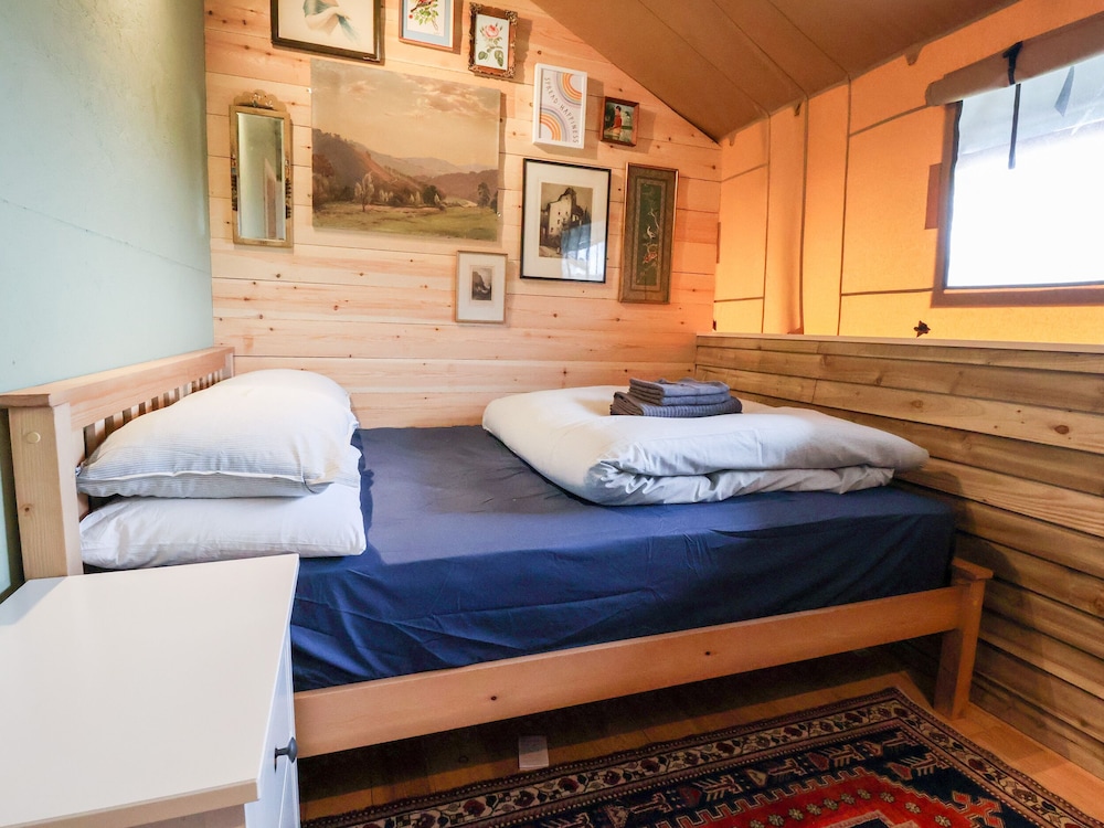 Tilly Bob Lodge
