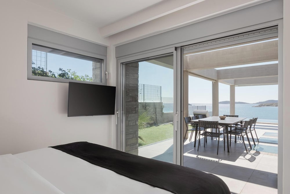 Luxurious Seafront Villa Karystos