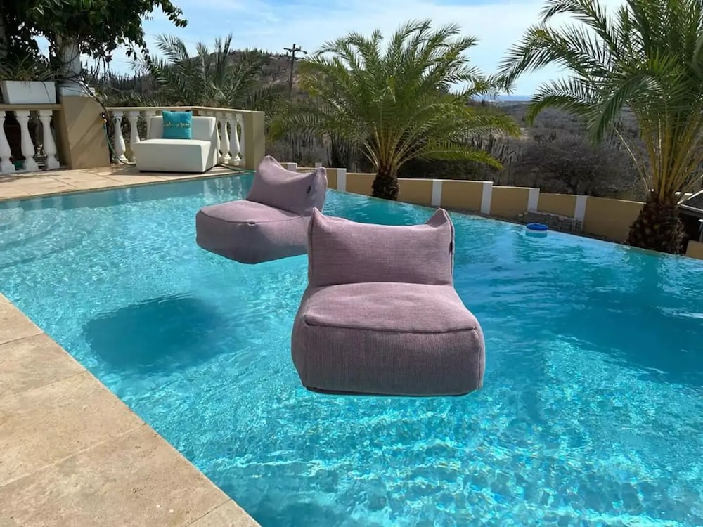 Mountain Villa Infinity Pool Majestic Views