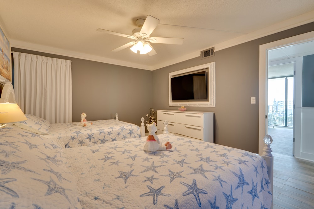 Luxury Panama City Beach Condo w/ Boat Slip!
