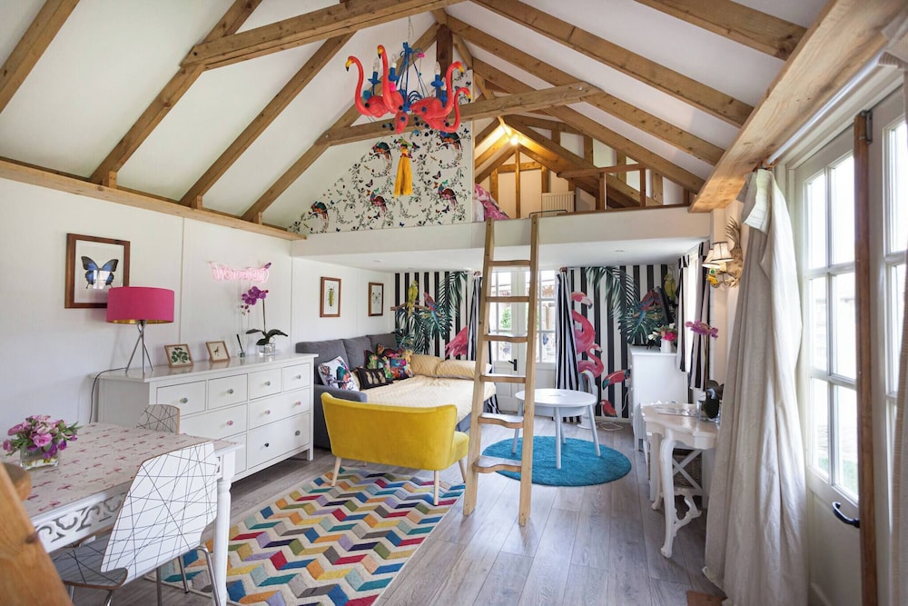 Lakeside Sussex Retreat