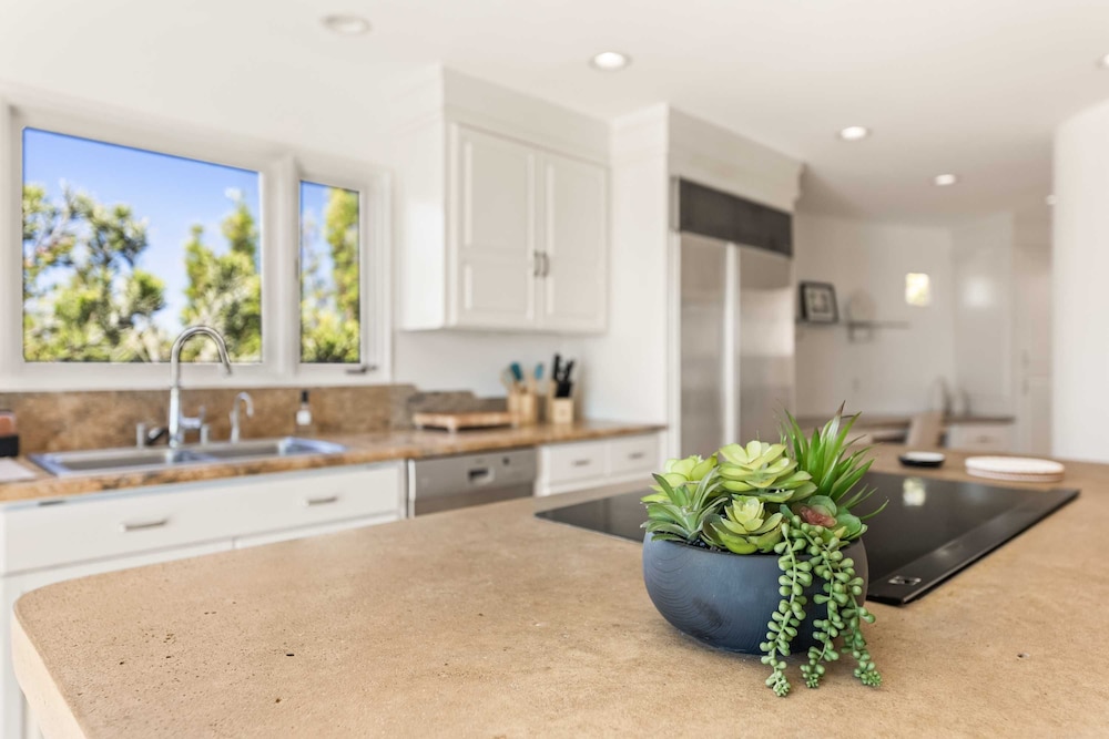 Allura Hollywood Hills LA s Most Incredible Views