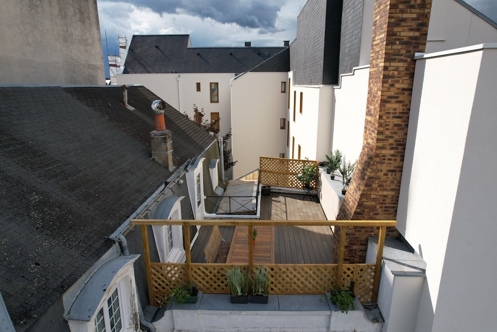 Villa in Le Mans Near Plantagenet City