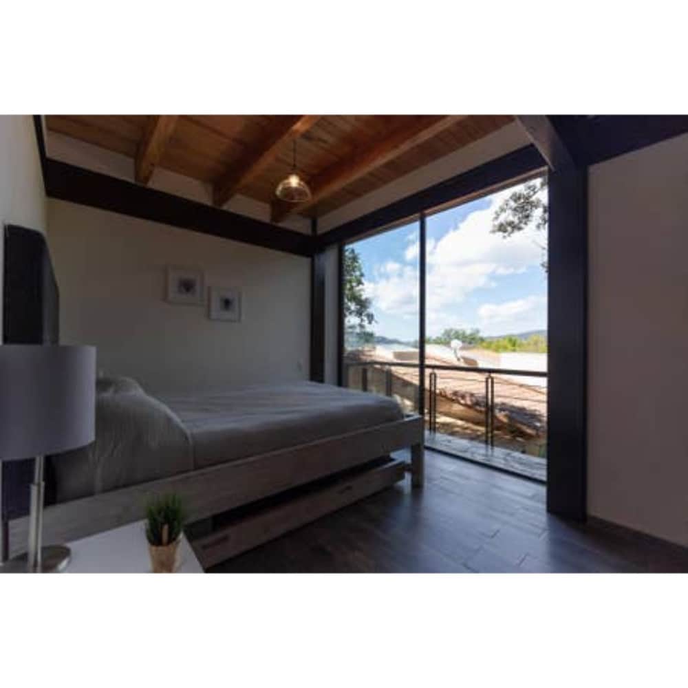 Luxury Chalet - Cabin in the Woods @Valle de Bravo 2 view 3