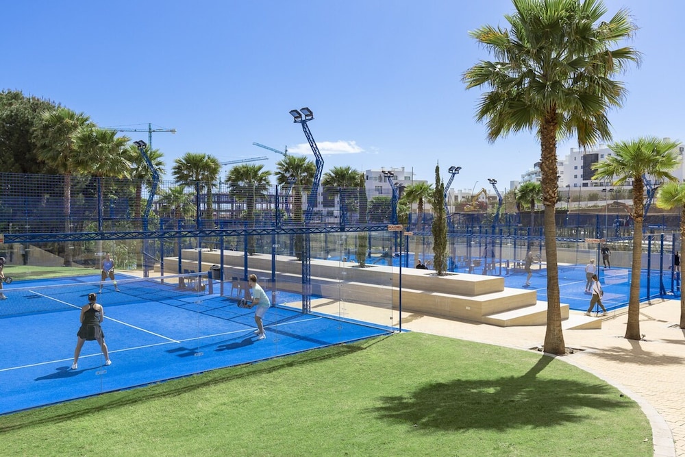 Exclusive Apartment With Garden in Higueron