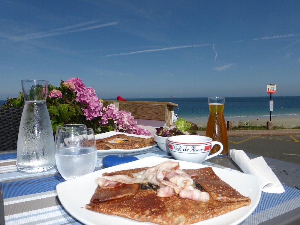 Quiet Duplex Apartment in St Briac sur Mer view 5