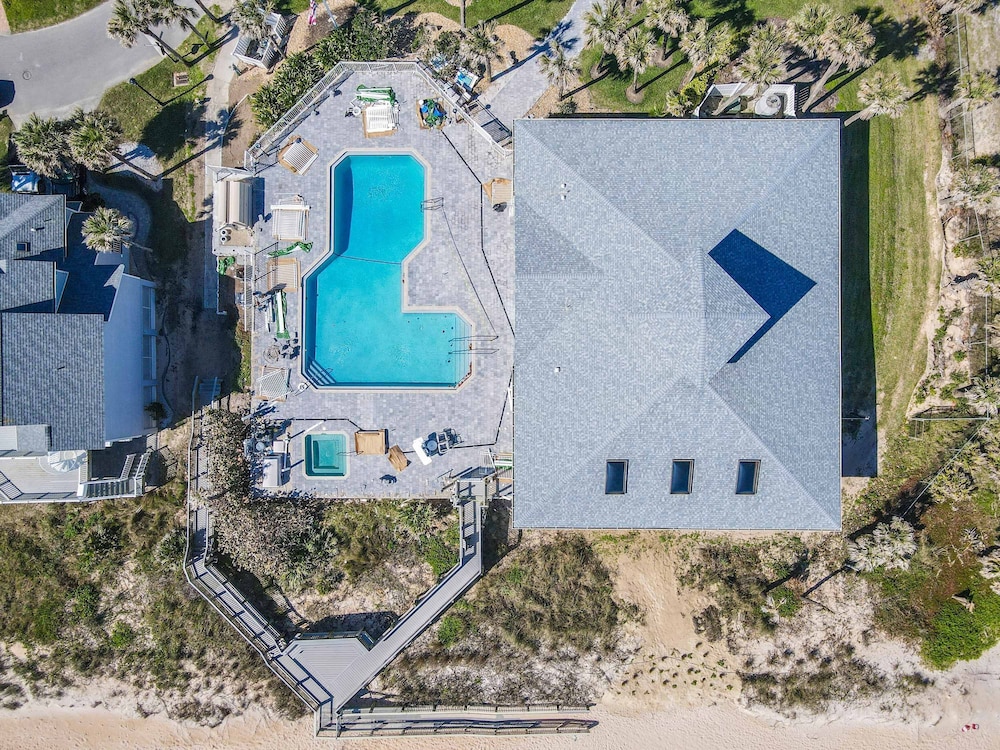 Sea Colony Cottage - Beachside Cottage in Beachfront Community w Pool