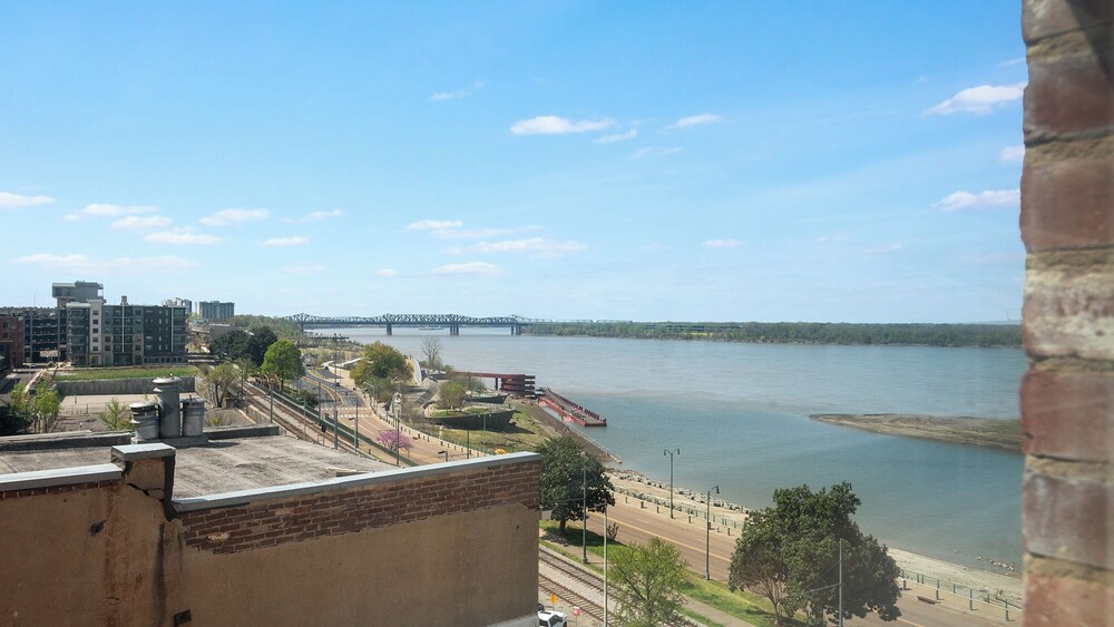  Landing Furnished Apartments Downtown Memphis