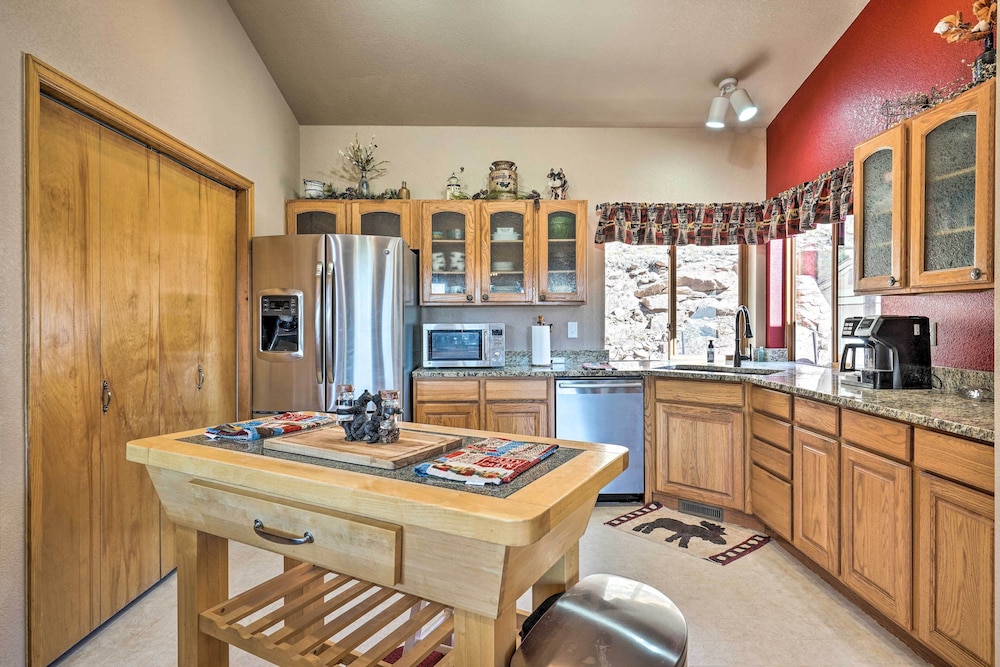 Mtn-view Cabin w/ Deck, 3 Mi to Cripple Creek! - Property Image 19