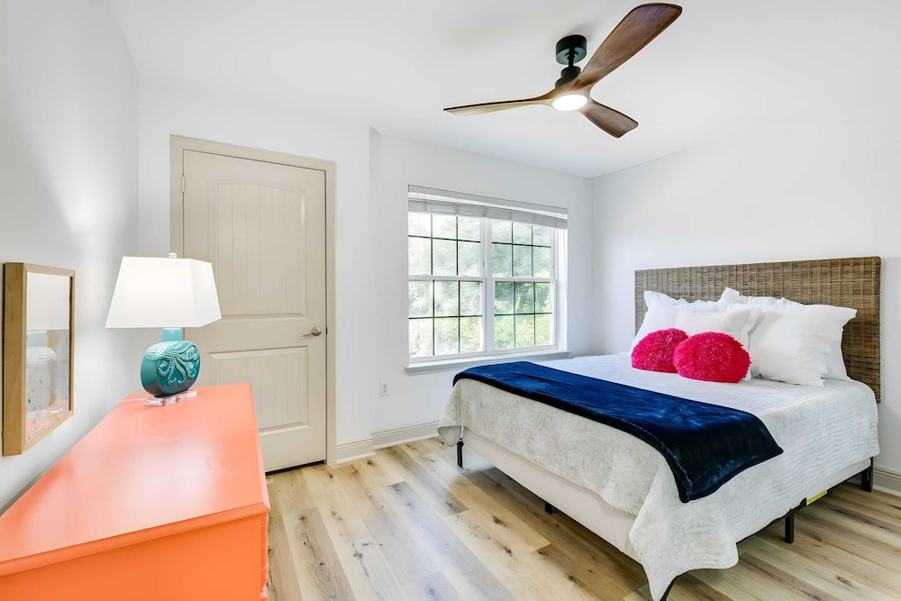 Salty Rose Inn by Avantstay Inlet Beach Home w/ Porch, Firepit & Pool Access