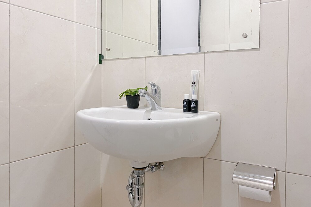 Well Designed 2Br At Nifarro Park Apartment