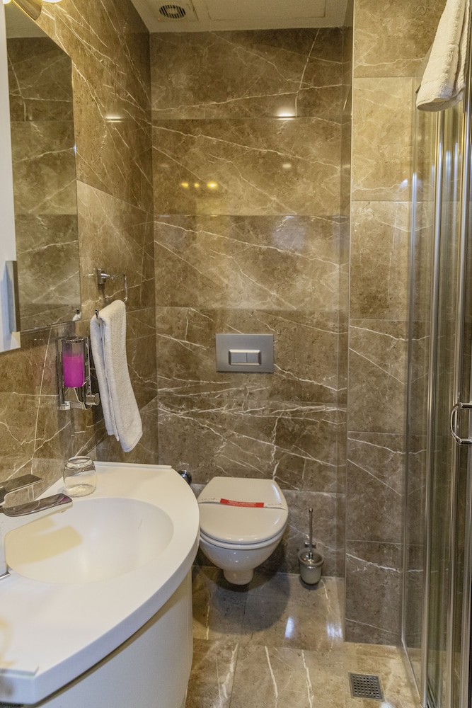 Ayramin Deluxe Hotel - Image 105