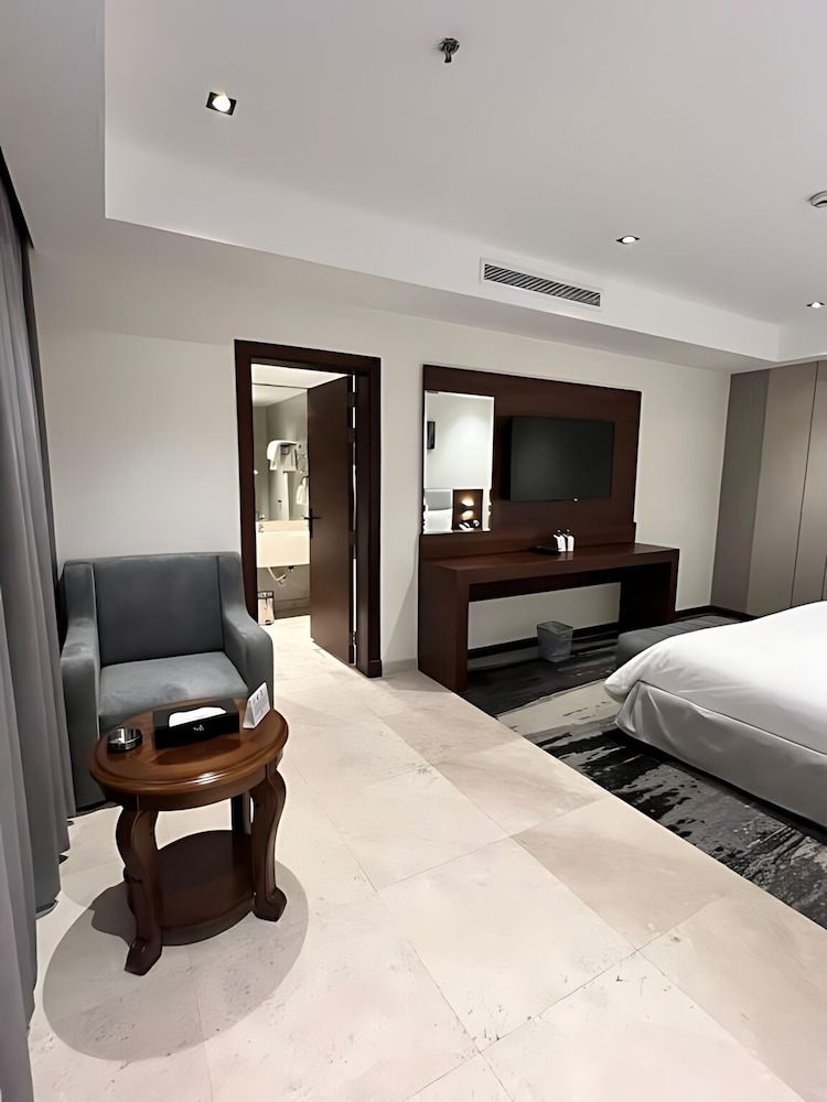 Kayan Serviced Apartments