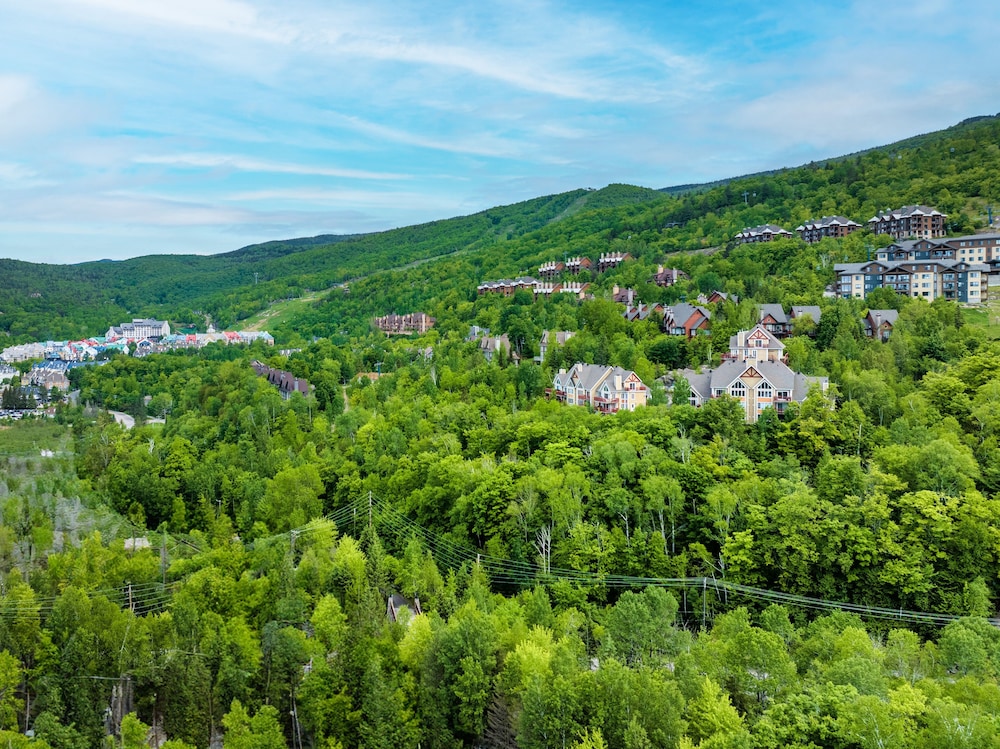 Les Haut Bois Condominiums -RVMT